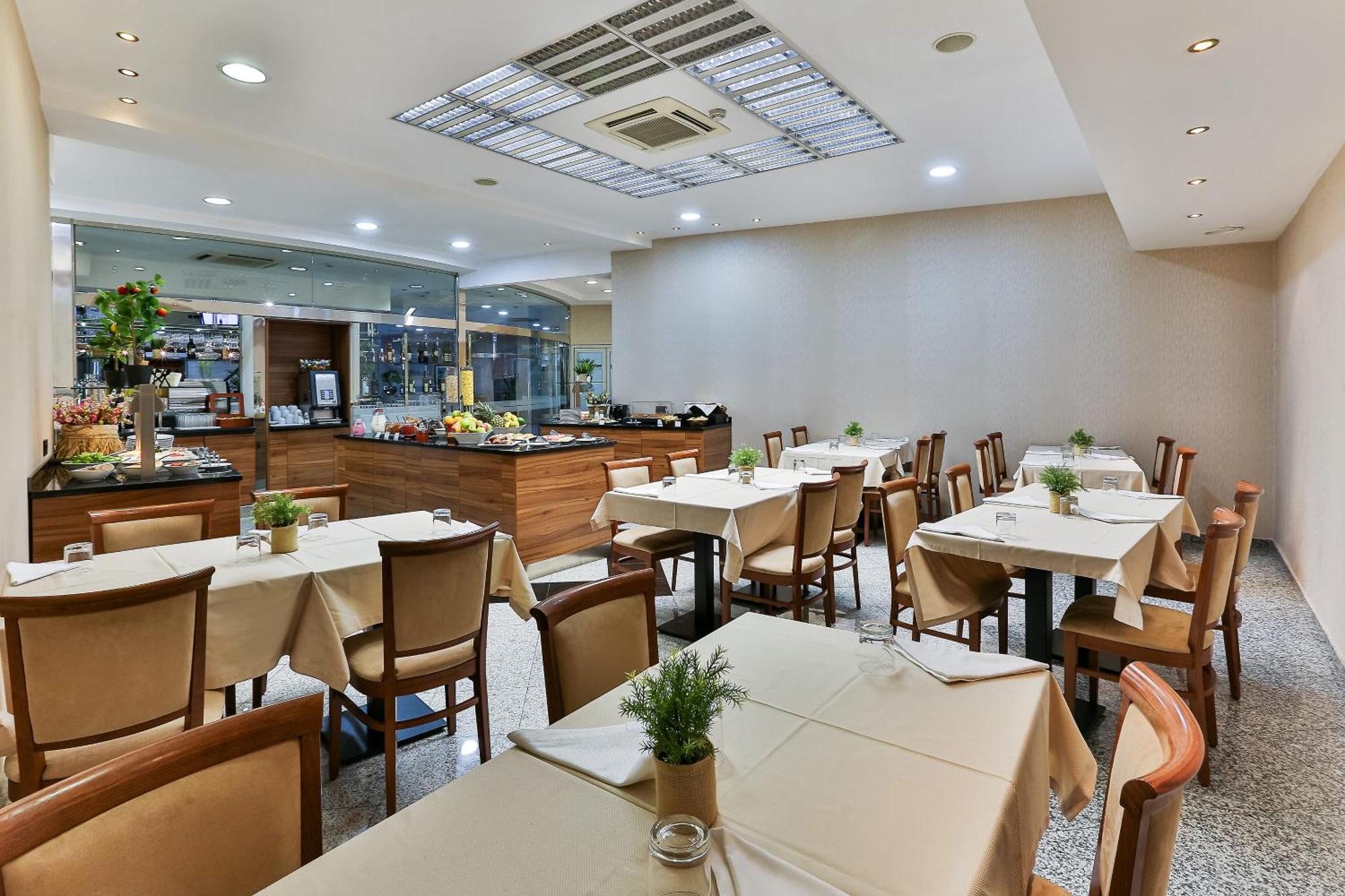 Kings Park Hotel Подгорица Экстерьер фото