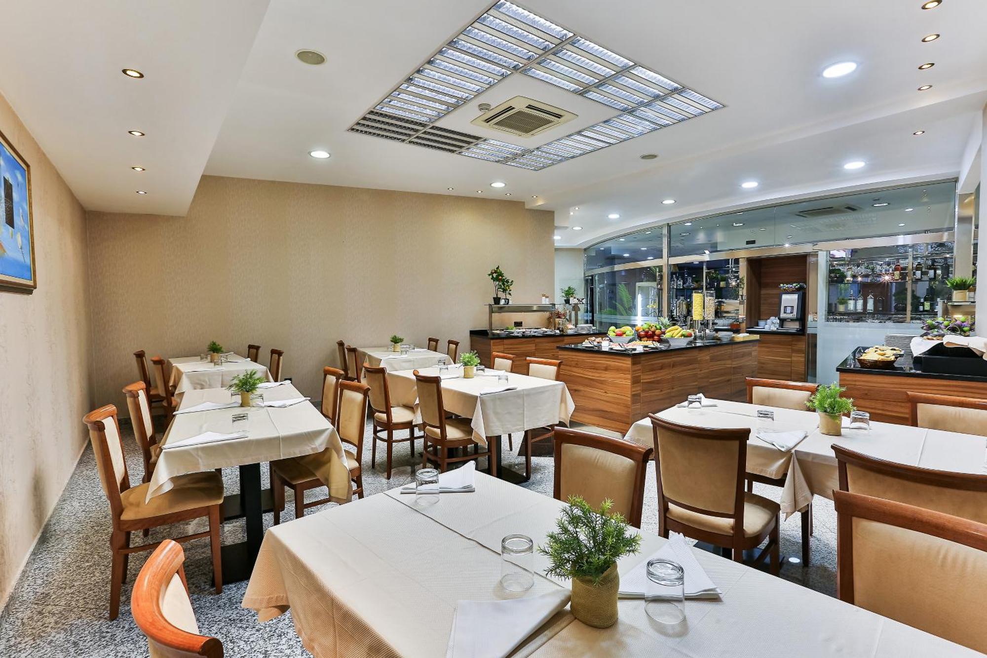 Kings Park Hotel Подгорица Экстерьер фото