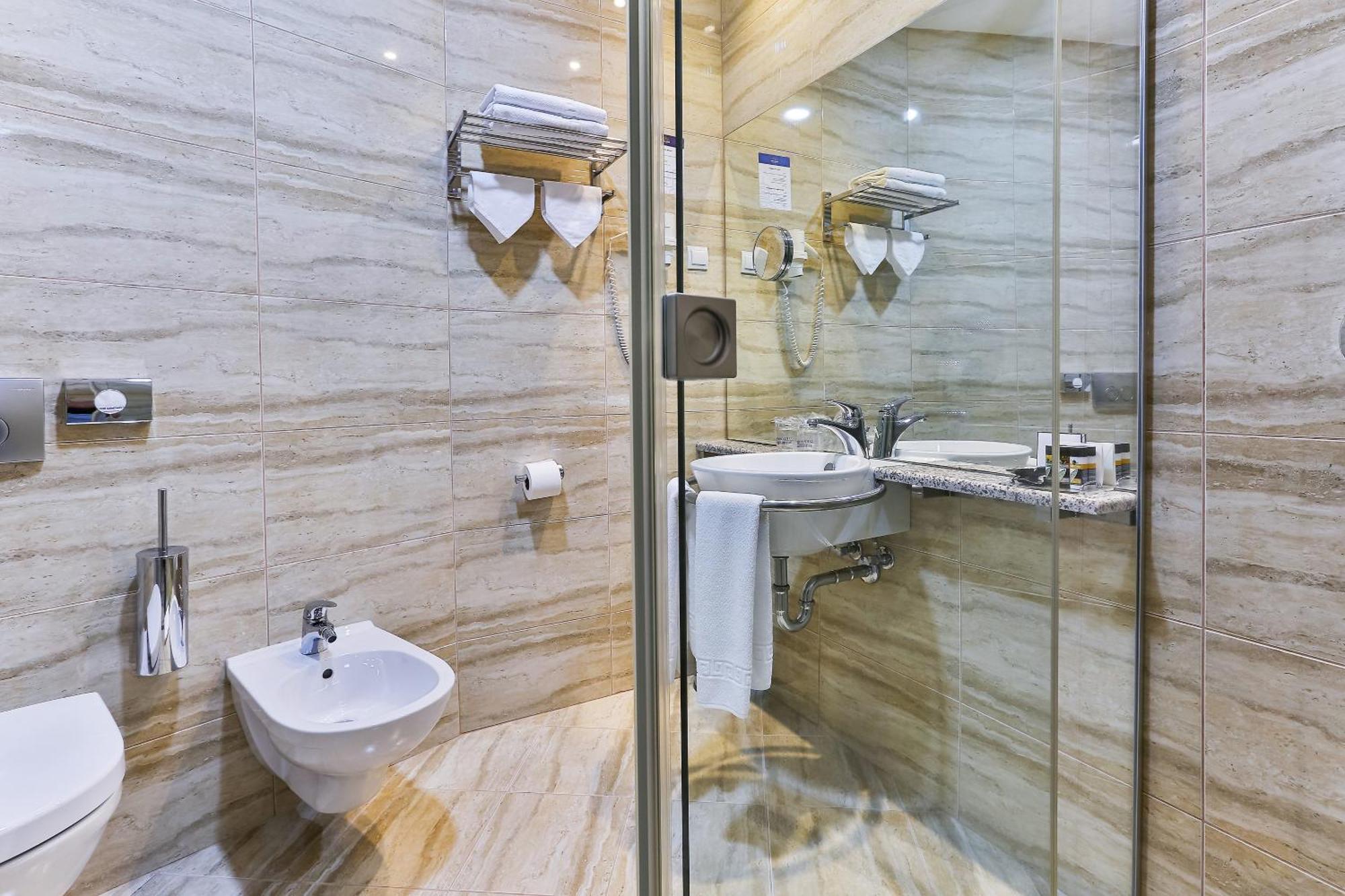 Kings Park Hotel Подгорица Экстерьер фото