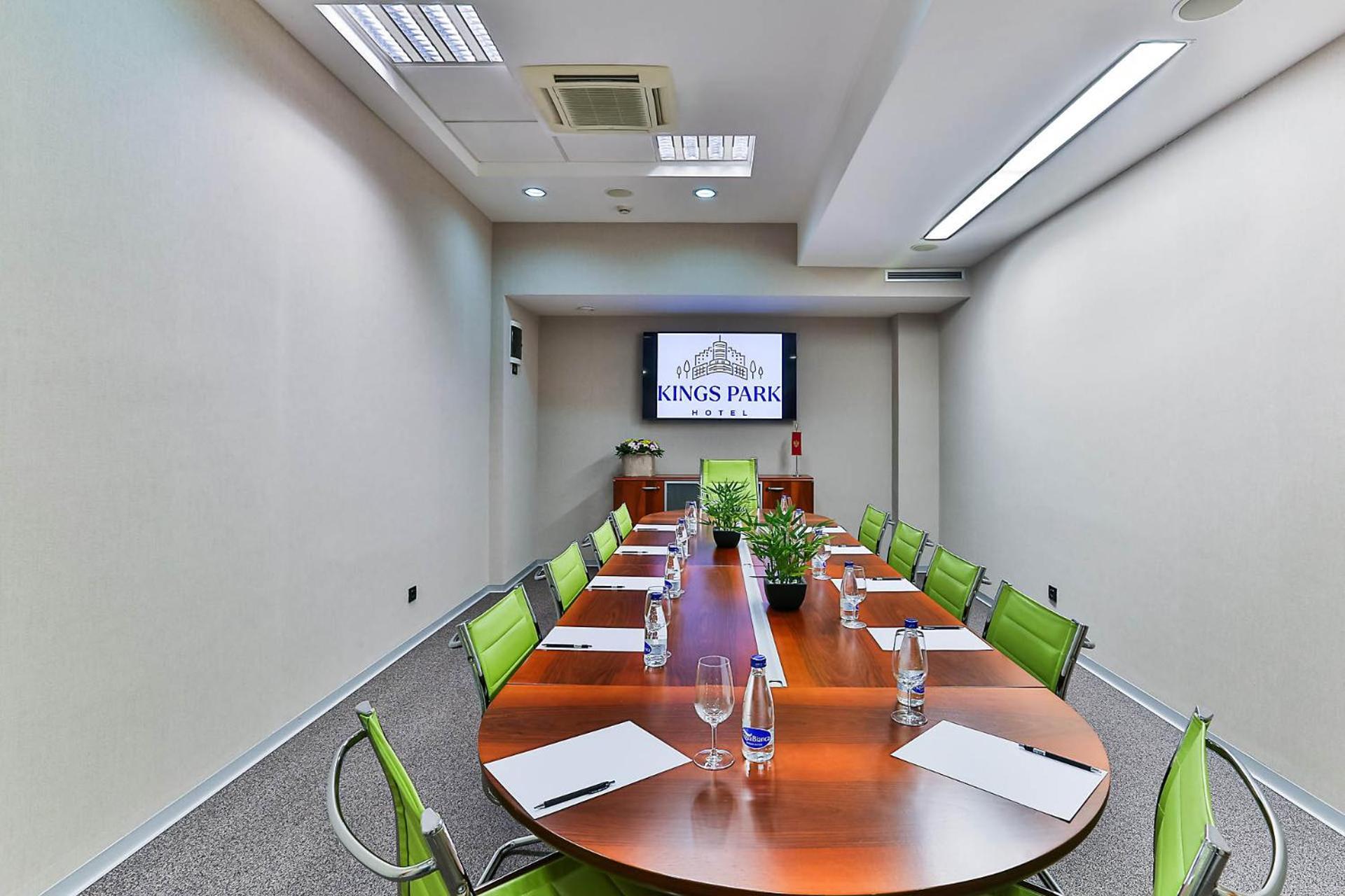 Kings Park Hotel Подгорица Экстерьер фото